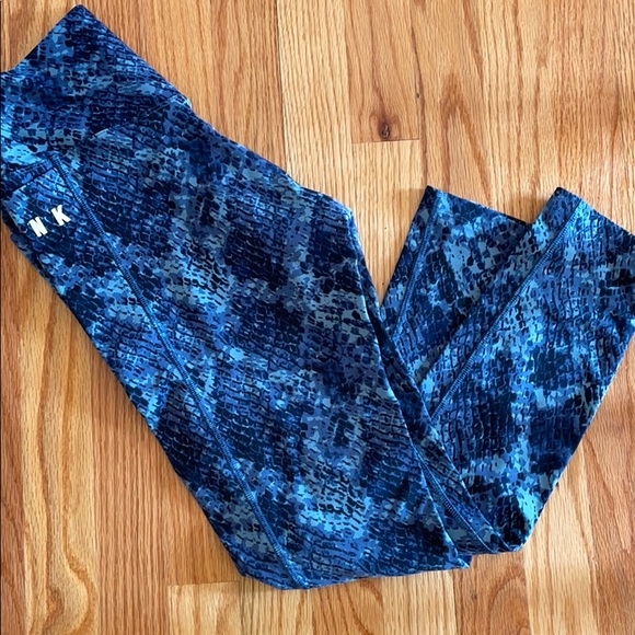 Victoria’s Secret PINK Ultimate Legging. - Picture 5 of 9